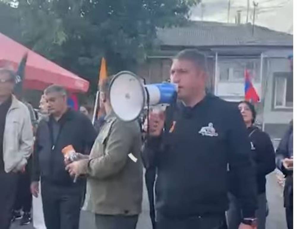 Վաղարշապա՛տ, միացի՛ր, որ փոխենք