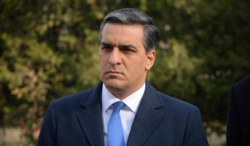 Արման Թաթոյանը քաղաքական գործունեություն է սկսում