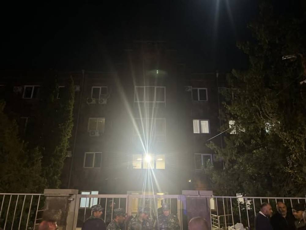 Ճակատ մեկնած մարդկանց դերը նսեմացնում են, ընտանիքի անդամներին՝ հետապնդում․ Աբրահամյան