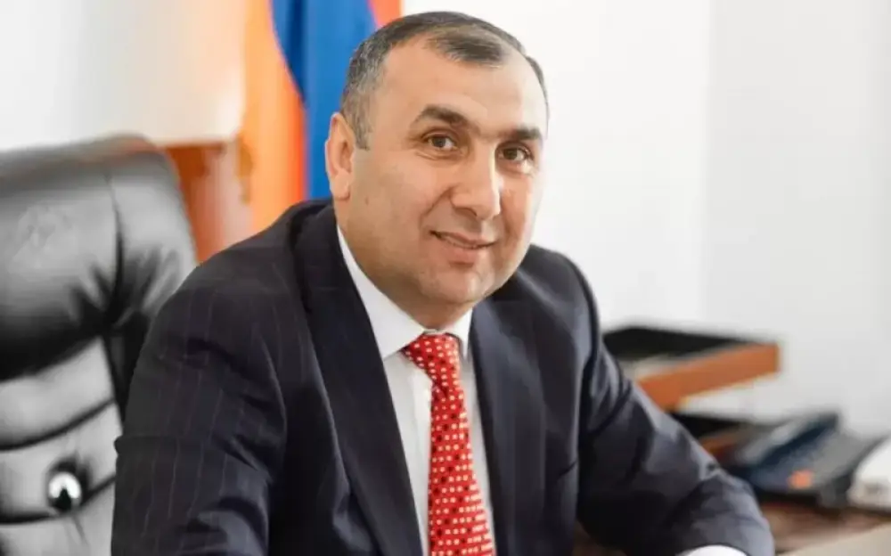 Արտակարգ դեպք՝ Սպիտակի քաղաքապետարանում. քաղաքացին հայտնել է, որ քաղաքապետը ոտքով հարվածել է իրեն