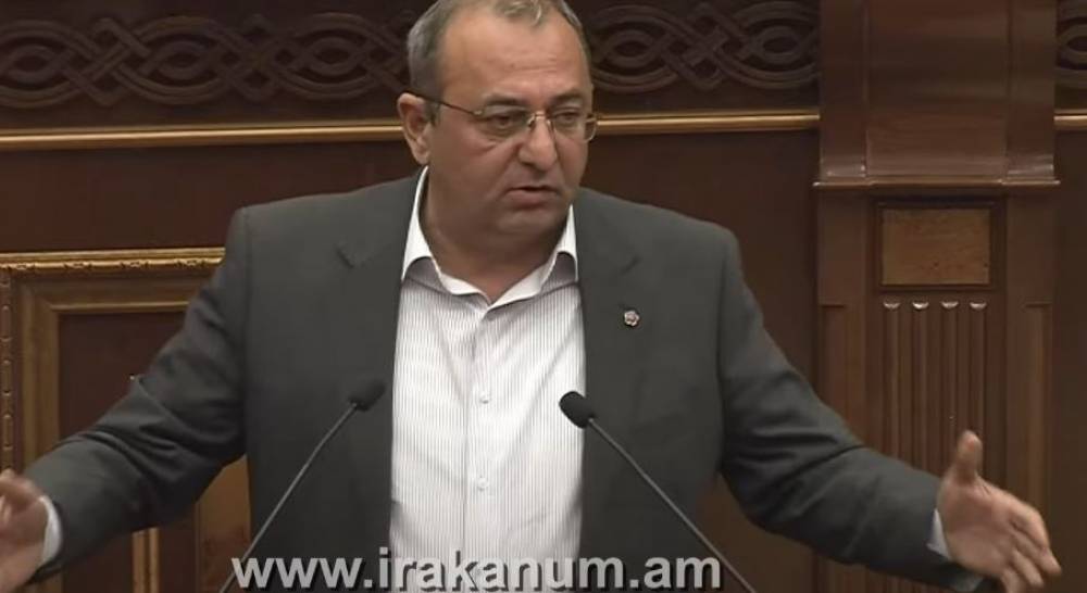 Մկան ծակը դուք եք մտել․ Արծվիկ Մինասյանը կպավ Վահագն Ալեքսանյանին և Ռուբինյանին