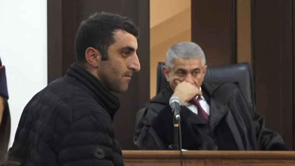 Ներսից պայթյունի ձայներ լսեցինք, դրսում գոռում էին՝ տղաները մնացել են տան մեջ, օգնեք փրկենք. Ազատի զինվորական կացարանի հրդեհի դեպքով վկա