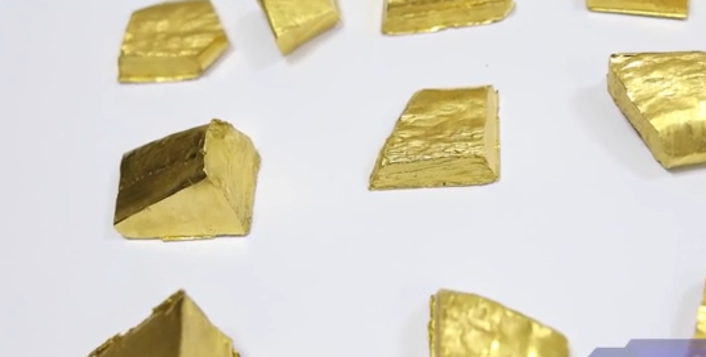 Օտարերկրյա քաղաքացին փորձել է Հայաստան–Վրաստան սահմանով Վրաստան տեղափոխել ոսկու ձուլակտորներ՝ դրանք թաքցնելով գուլպաների մեջ (տեսանյութ)
