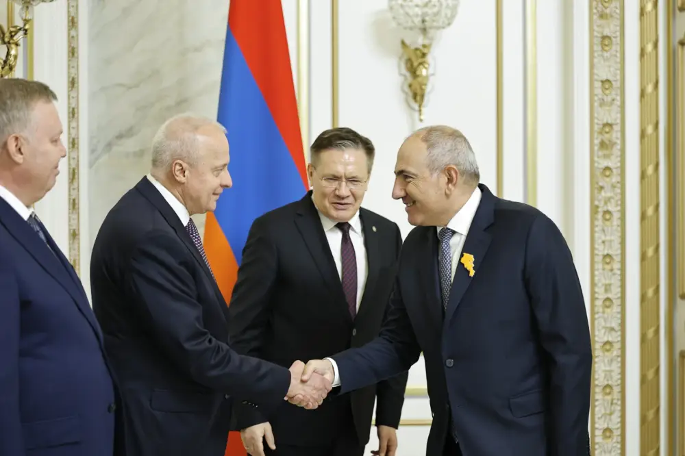 «Աշխարհաքաղաքական Գիքոր» Փաշինյանը դեգերումների մեջ է․ հակառուսական ալիքը նահանջում է․ «Հրապարակ»