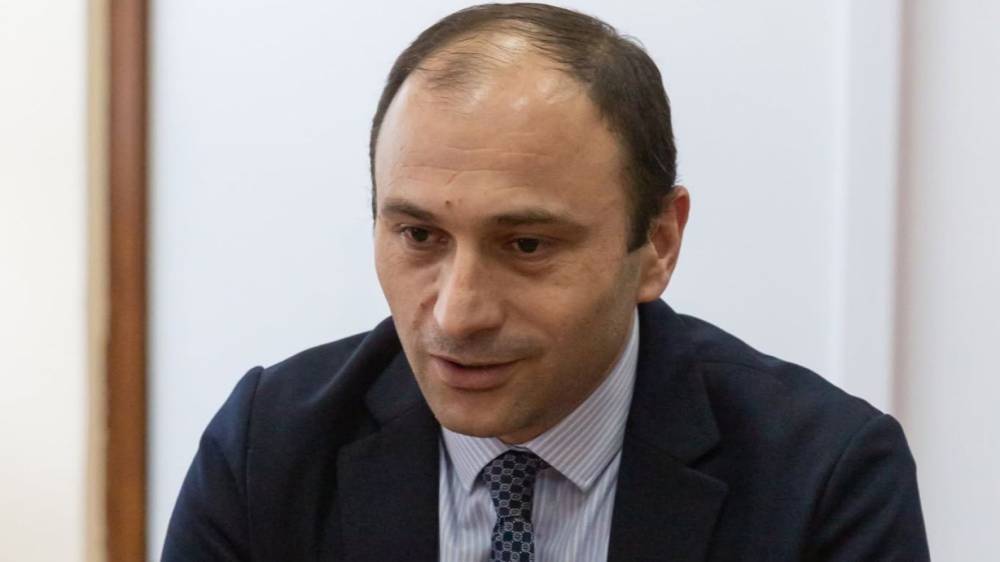 Ես խաբել չեմ կարող. Ի՞նչ է կատարվում գիտության ոլորտում, աշխատանքից ազատման դիմում է ներկայացրել նաև Արթուր Մովսիսյանը