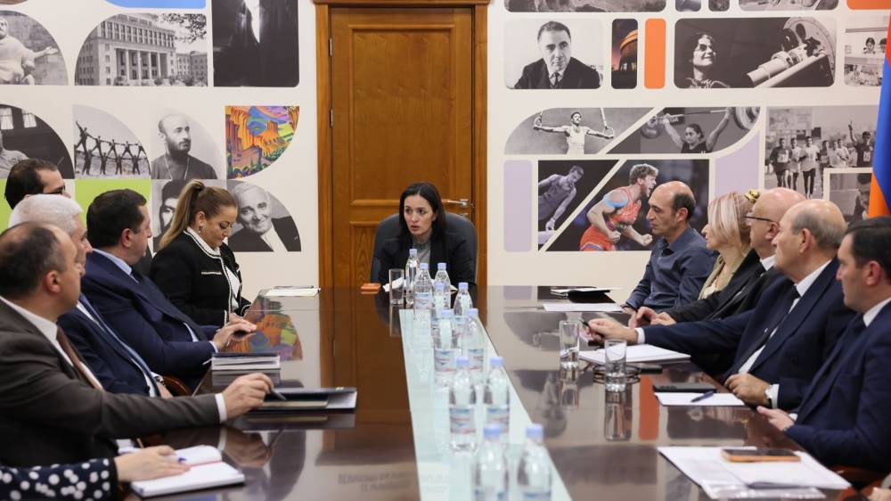 Ժաննա Անդրեասյանը հանդիպել է բուհերի ռեկտորների հետ