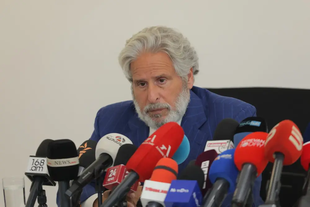 «Պարզապես ամոթ է»․ Ռոբերտ Ամստերդամը՝ Եկեղեցու հարցով կառավարության «զեկույցի» մասին