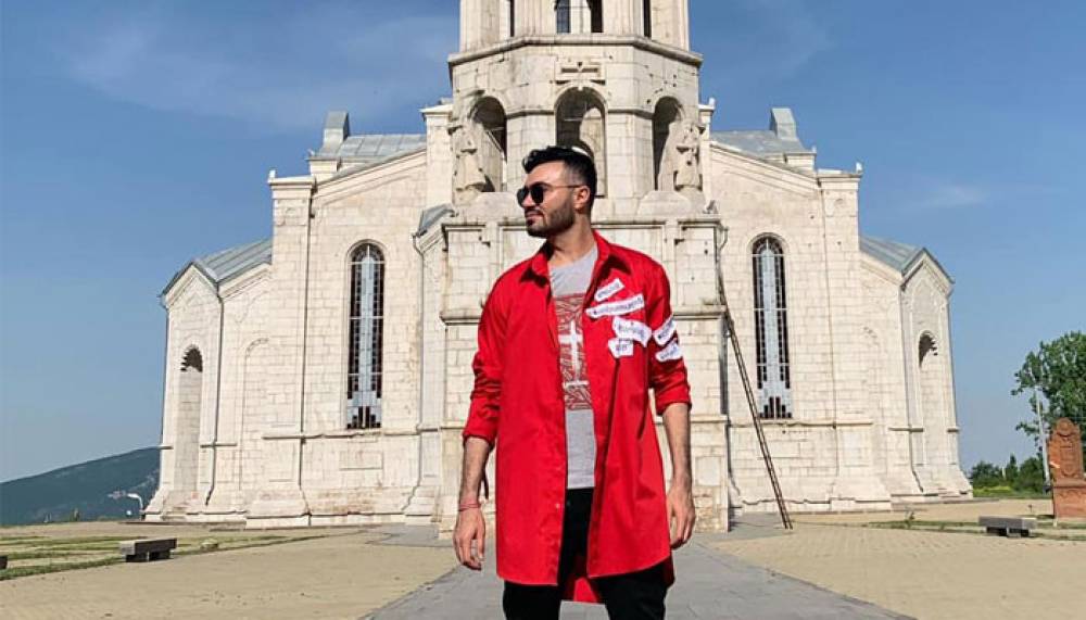 «Ի՞նչն եք շնորհավորում, ա՛յ դավաճանական խունտայի ծառաներ»․ Անդրե