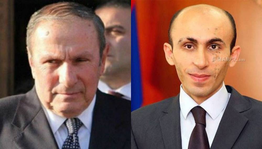 Լևոն Տեր-Պետրոսյանն իր տանն առանձնազրույց է ունեցել Արցախի պետնախարար Արտակ Բեգլարյանի հետ