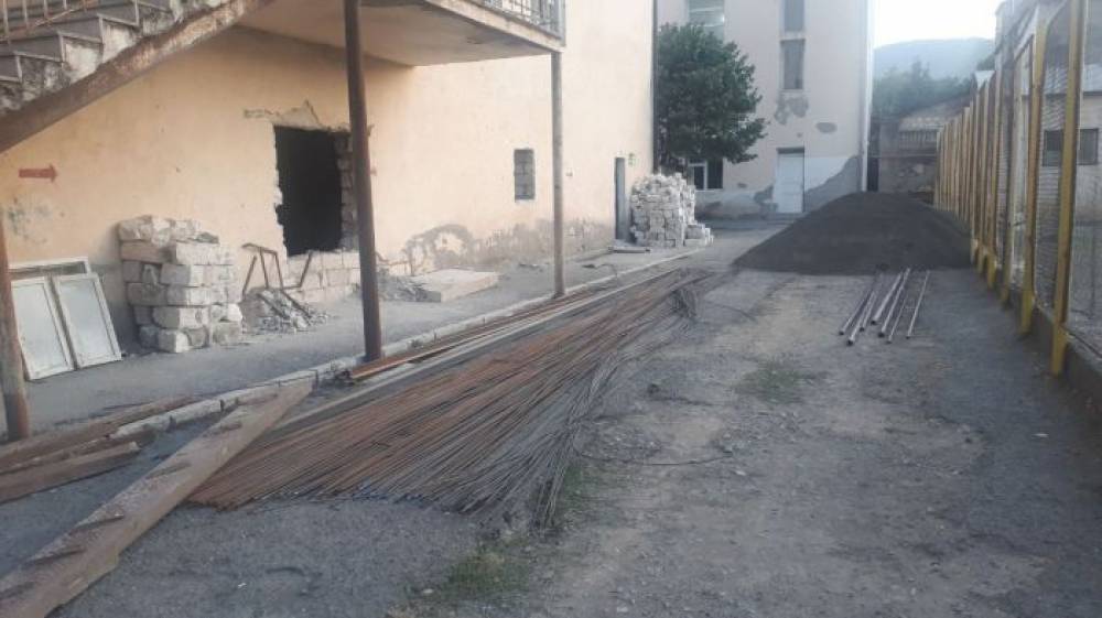 Ստեփանակերտում հիմնանորոգվում է ծանրամարտի մարզադպրոցը, կանվանակոչվի Սիմոն Մարտիրոսյանի պատվին. Լուանկարներ