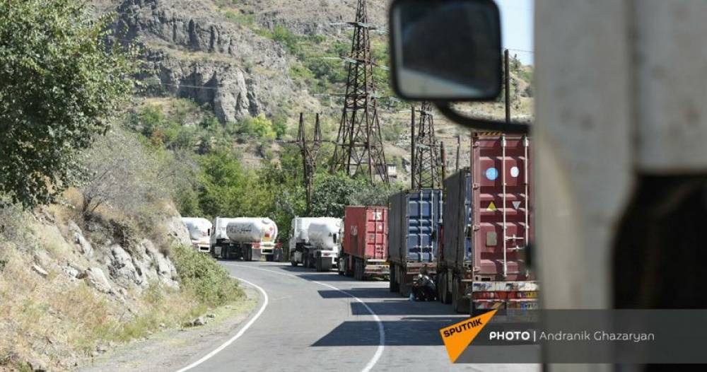 Բեռնատարների իրանցի վարորդները սպառնում են փակել Որոտանի մոտ ճանապարհը