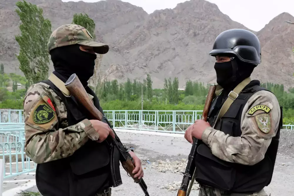 Ղրղզստանի և Տաջիկստանի սահմանի ողջ երկայնքով զինված բախումներ են ընթանում