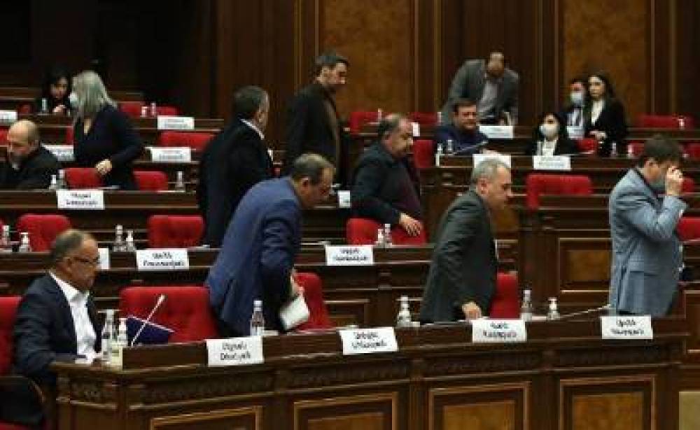 Ընդդիմությունը շարունակում է բոյկոտել ԱԺ նիստերը, սակայն չի հրաժարվում գործուղումներից. «Հրապարակ»