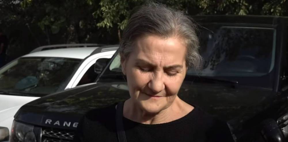 Տիկին Գոհարն է, ում այսօր նիկոլի բերետավորները, ի թիվս այլ ծնողների, գետնին քարշ տալով բերման էին ենթարկում. Արամ Գևորգյան