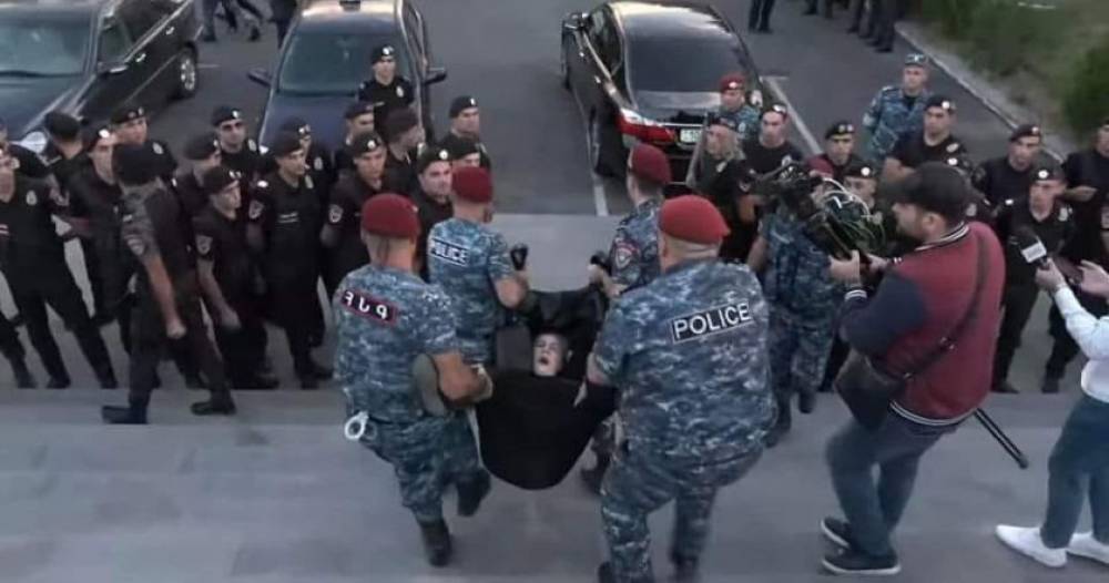 Պետությունն այսպես է երախտագիտություն հայտնում զոհված զինվորների մայրերին