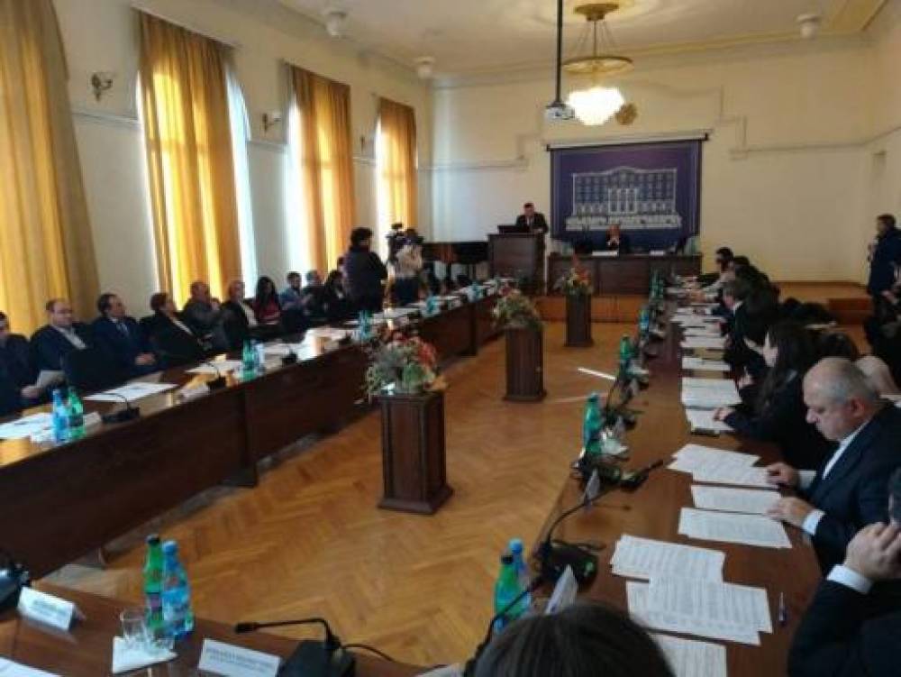 Վանաձորի ապօրինությունները շարունակվում են․ «Հրապարակ»