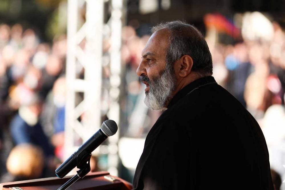 Ստեղծվել էր իրավիճակ, երբ Բագրատ Սրբш զանը հարկադրված է եղել ընդունել այդ առաջարկը. Արշակ Սրբш զան