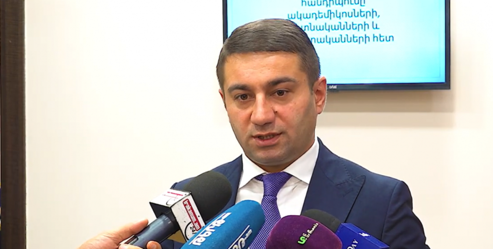 Նաիրի Սարգսյանը հանդիպել է ակադեմիկոսների, գիտնականների և մտավորականների հետ (տեսանյութ)