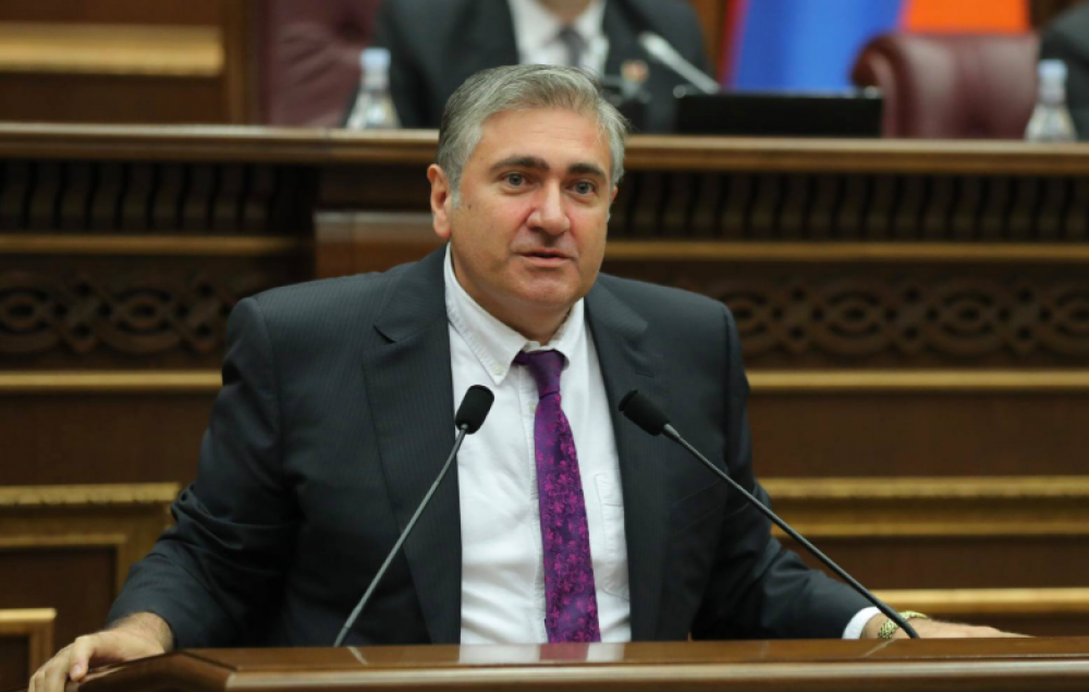 Սրանք փորձում են վերադարձնել այն օրերը, երբ ազգային ամեն ինչն արգելված էր. Արթուր Խաչատրյան