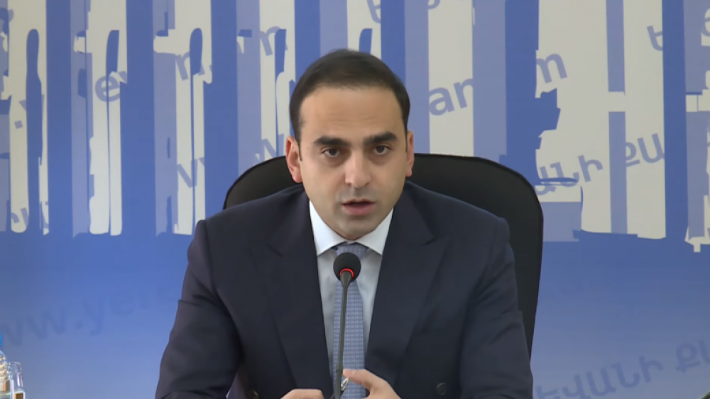 Իհարկե, հովհաննեսների դուրը մի քիչ չի եկել, որ այս աղբատար մեքենաներն էլ են կոչվում «Հովո». Տիգրան Ավինյան