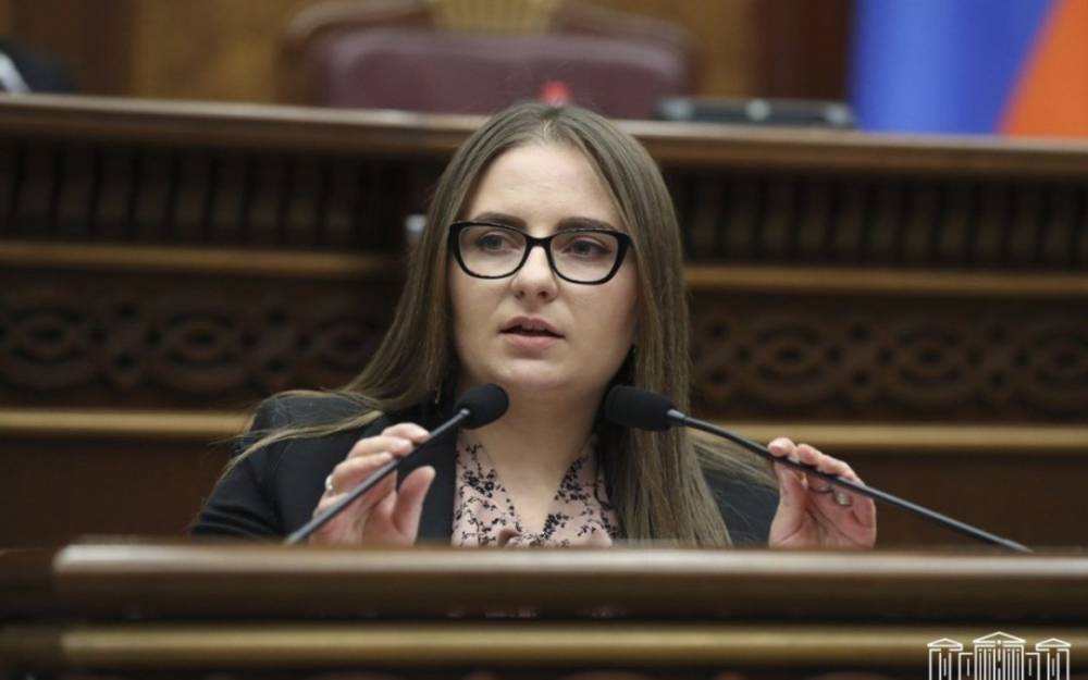 Տիկնայք «ֆեմինիստներ», Արթուր Հովհաննիսյանի խոսքերի վերաբերյալ ասելիք ունե՞ք. Վարդանյանը՝ իշխանական պատգամավորներին