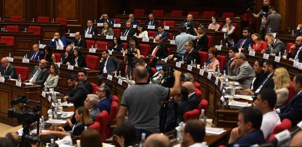 ԱԺ-ում թեժ է. ինչ են խոսում իշխանականներն ու ընդդիմադիրները ՈՒՂԻՂ․