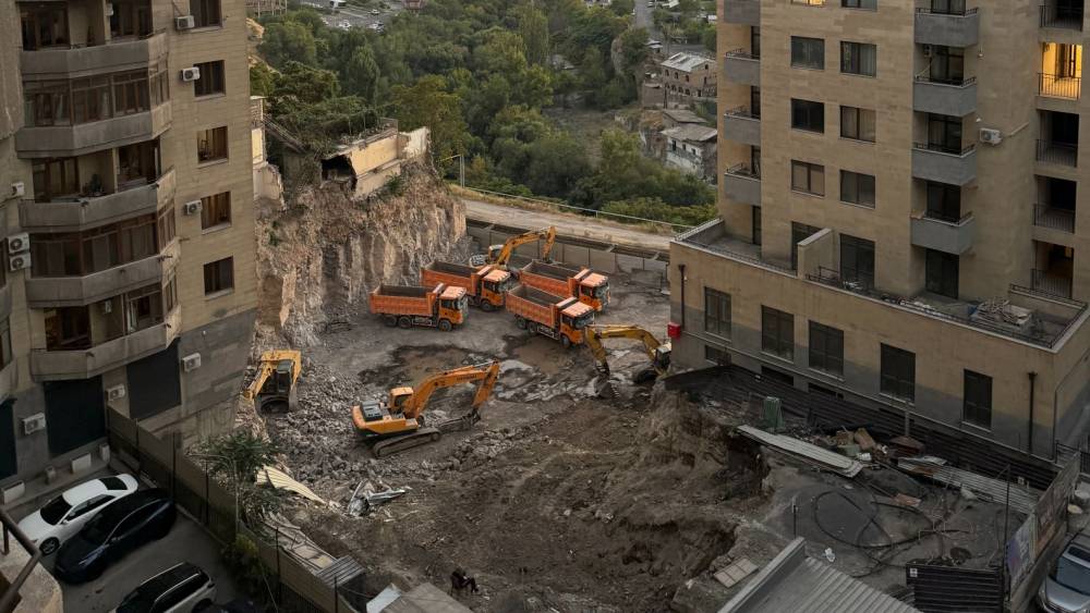 Փոշի ու աղմուկ է, նորից շենք են կառուցում․ Արգիշտի փողոցի բնակիչներն ահազանգում են