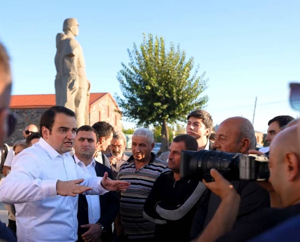 «Մեր ձևով» ժողովրդական շարժման մարզային այցերը շարունակվում են․ Արմավիրում ներկայացվել է գյուղական համայնքների կայուն զարգացման տեսլականը (Տեսանյութ)