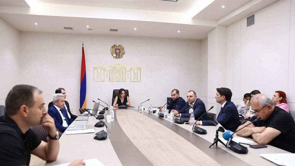 Հիմա. ԱԺ-ն նիստ է անում. ինչ հարցեր են քննարկում.ՈՒՂԻՂ