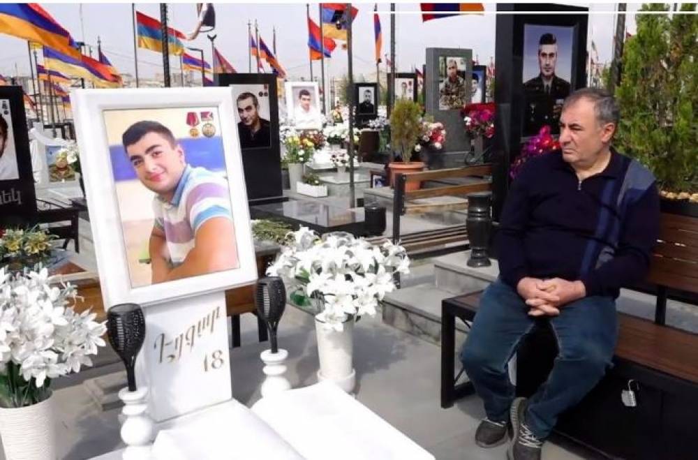 Հիմա նայում եմ տղայիս աչքերին ու գիտեմ, որ իրեն հայրենիք եմ պարտք, չպիտի՛ կզած ապրենք