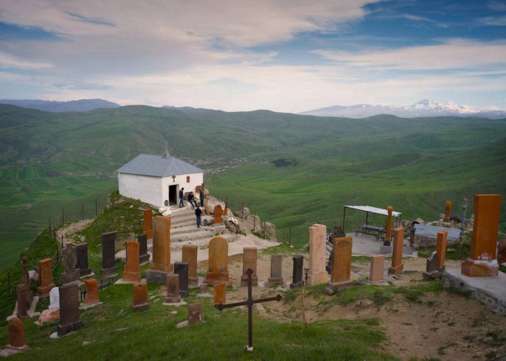 «Սուրբ Հովհաննես» մատուռ բարձրացող սարալանջին քաղաքացին ընկել և վնասել է ոտքը. օգնության են հասել փրկարարները