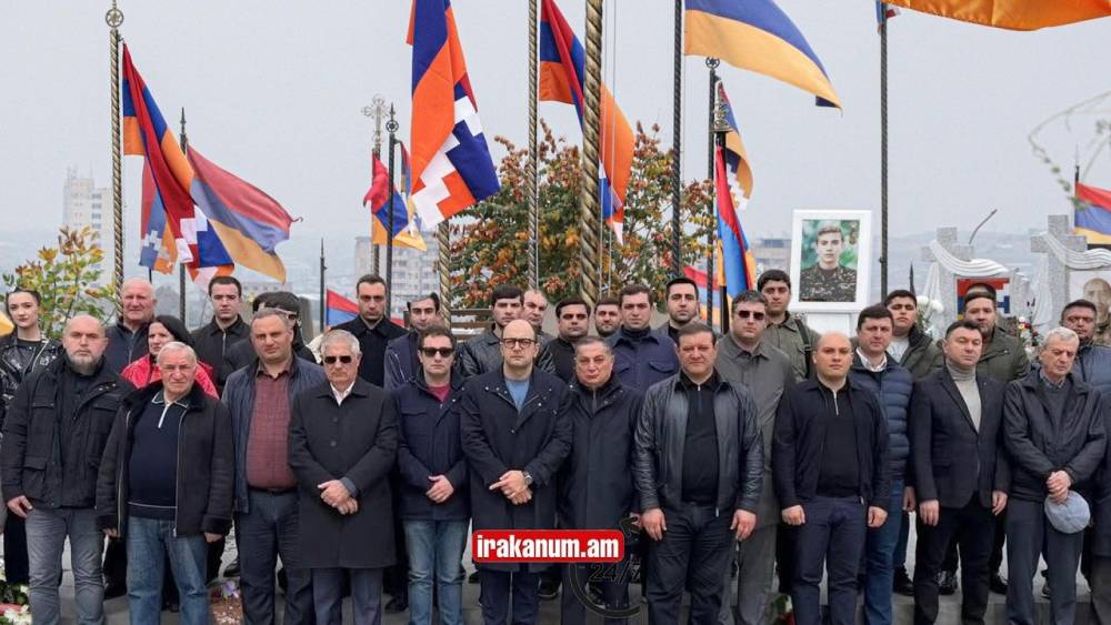 Հիմա. ՀՀԿ-ականներն այցելում են Եռաբլուր