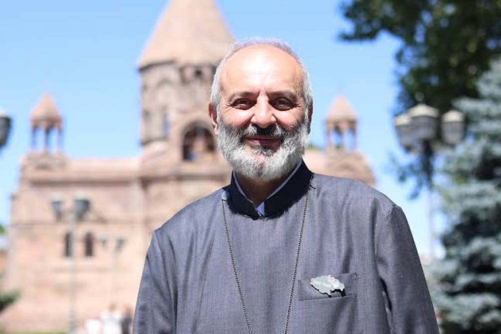Հայոց Հայրապետն այն պատնեշն է, որ թույլ չի տվել գոնե մինչև հիմա տրորեն ու անցնեն մեր ինքնության վրայով. Բագրատ Սրբազան