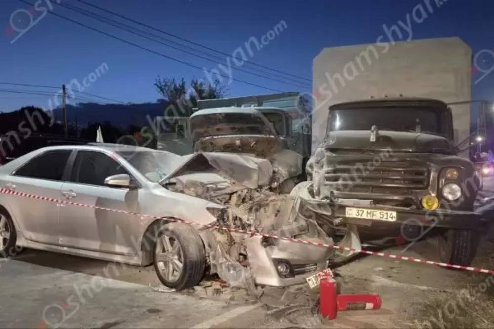 Եղվարդ-Զովունի ճանապարհին բախվել է հինգ ավտոմեքենա․ կան վիրավորներ