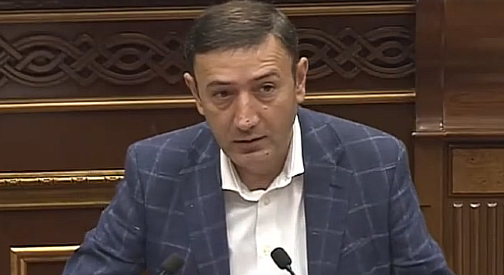 ՔՊ-ական պատգամավորը հունից դուրս եկավ