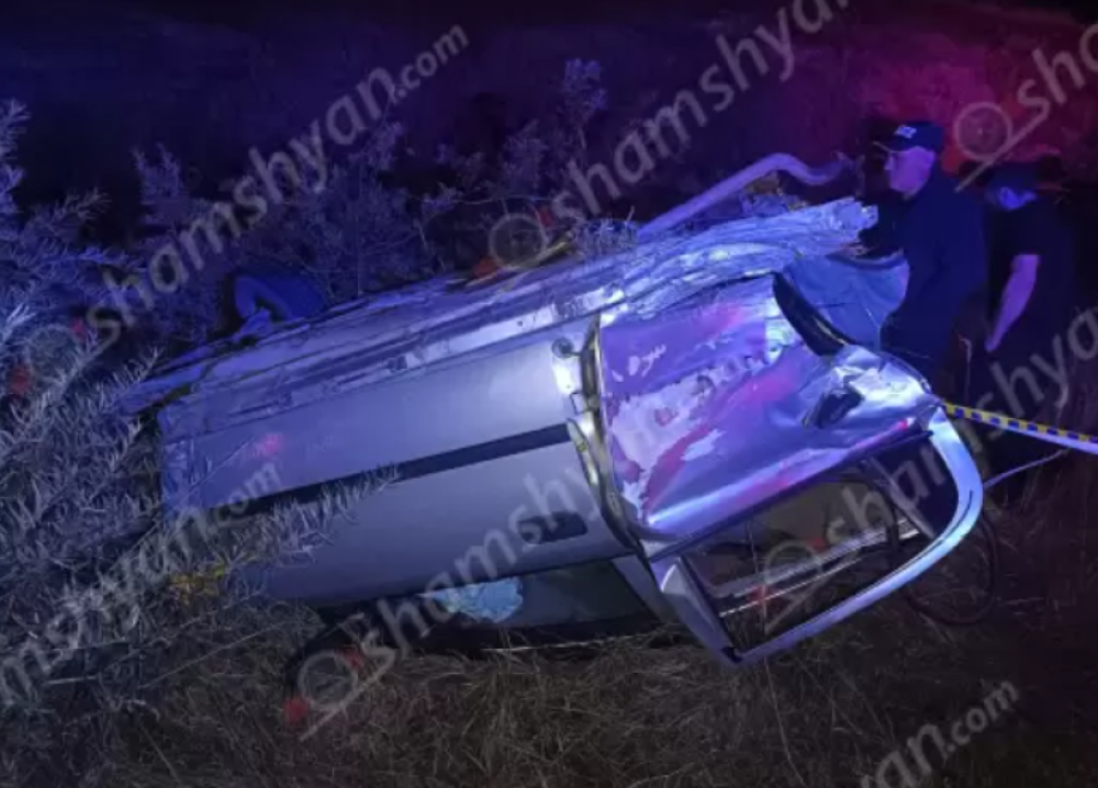 Սևան-Մարտունի ճանապարհին բախվել են 2 Opel․ մեքենաներից մեկը բաժանվել է երկու մասի․ կան վիրավորներ